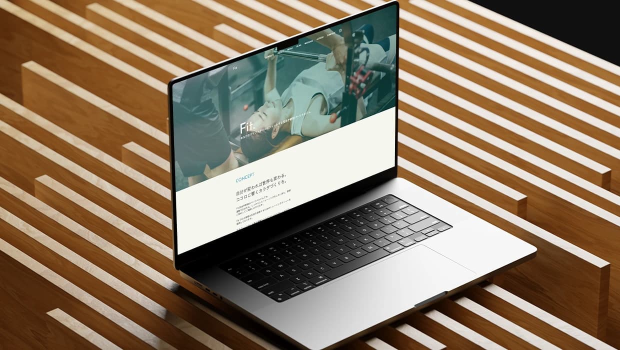 パソコンで開かれたFit.のWebサイト